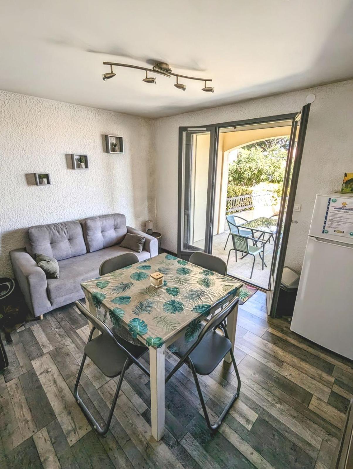 La Pinede Apartment กรุยซ็อง ภายนอก รูปภาพ